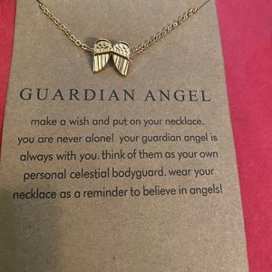 💚3 items 15Dainty guardian angel necklace ✨💚